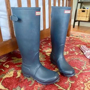 HUNTER Women’s Original Tall Rain Boots: Navy